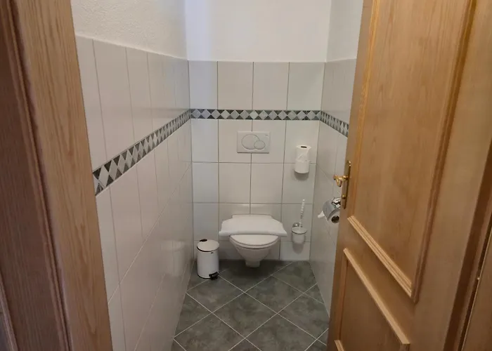 Pfandlinghof アパート グロースアルル