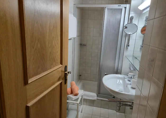 Pfandlinghof アパート グロースアルル